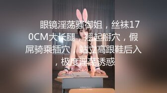 長相清純的制服學妹露臉誘惑，絲襪情趣逼逼很嫩，修理的非常乾淨跳彈自慰，看著就想操她