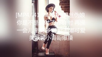 《极品CP☀️魔手外购》原版4K热闹商场女厕偸拍超多小姐姐方便，能看脸又能看壁，半蹲式撅个大腚双洞粉嫩过瘾极了 (2)