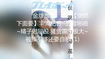 少妇的干女儿在客厅写作业，强势射到女人背上