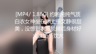 游乐场女厕全景偷拍用水把手打湿了擦一下奶子给奶子降温的妹子等23位美女 (3)