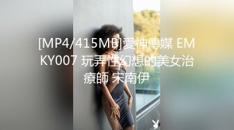 绿帽老公带着年轻的漂亮老婆参加淫乱的4P聚会一女战三男完美露脸