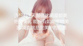 科技楼蹲守碎花连衣裙美女杂乱的黑逼毛覆盖在肥美的小穴